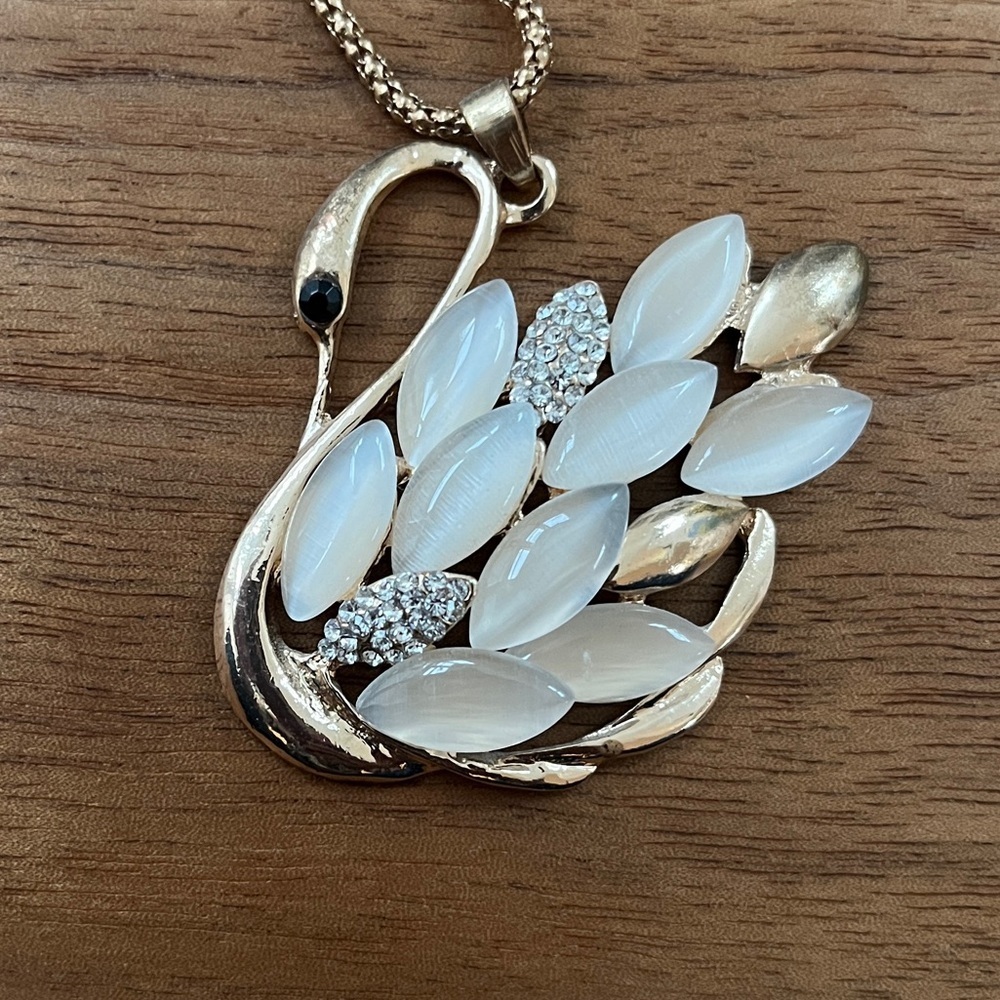 VINTAGE Swan Pendant and Chain Gold Tone Metal Plastic Rhinestone Feathers Retro